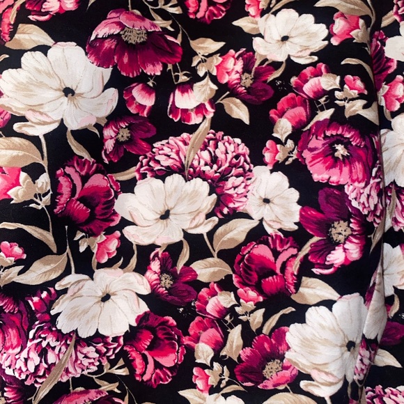 NWOT WHBM WHITE HOUSE BLACK MARKET FLORAL SLIM ANKLE PANTS SIZE 8r - Picture 2 of 4